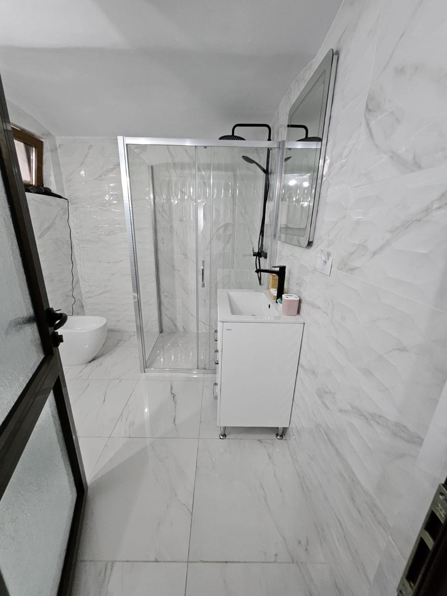 Casa Raduly - Apartament Demisol ซีบิว ภายนอก รูปภาพ