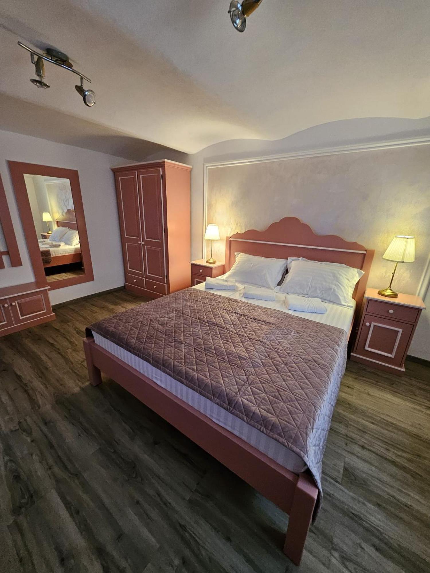 Casa Raduly - Apartament Demisol ซีบิว ภายนอก รูปภาพ