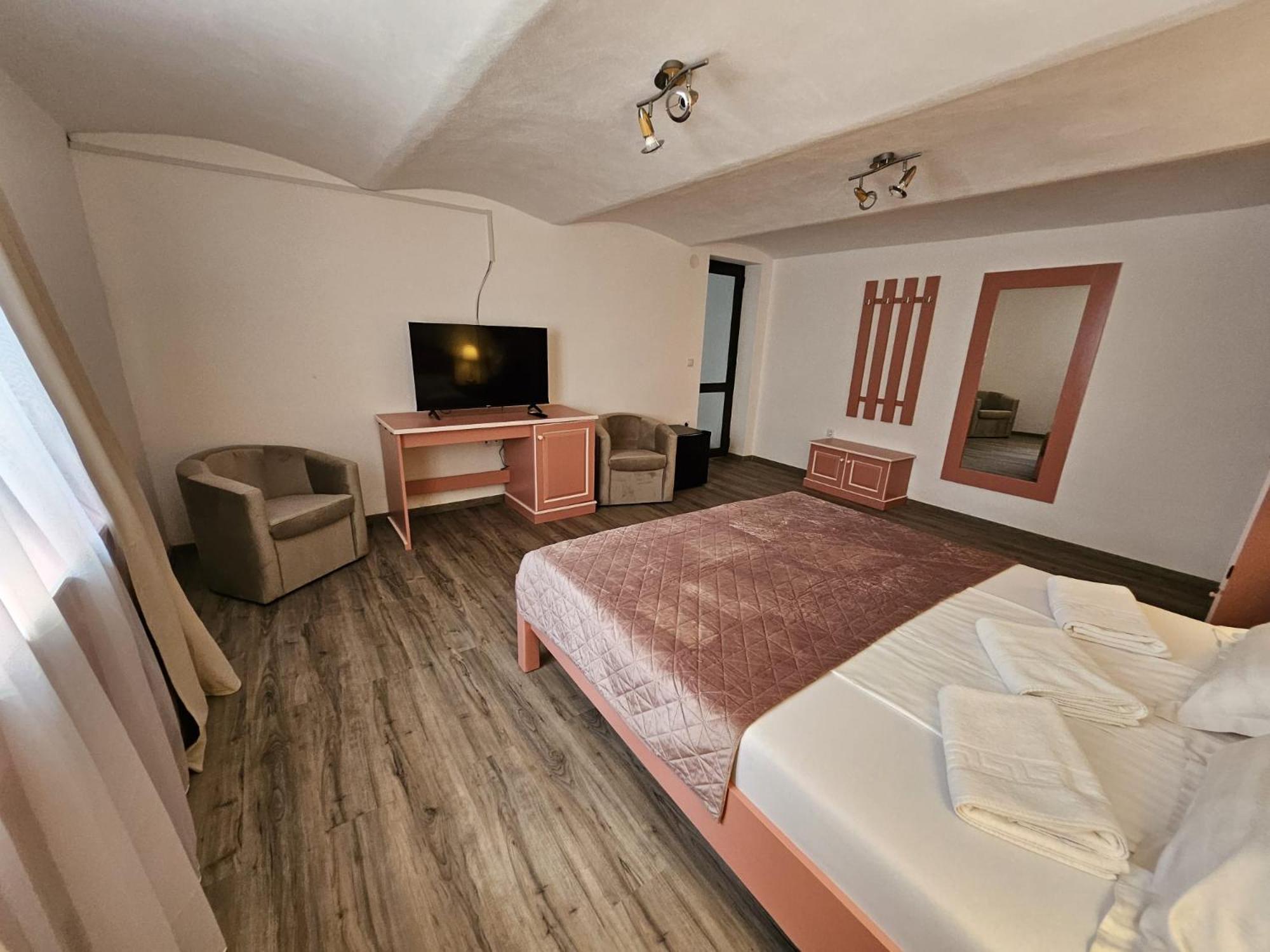 Casa Raduly - Apartament Demisol ซีบิว ภายนอก รูปภาพ