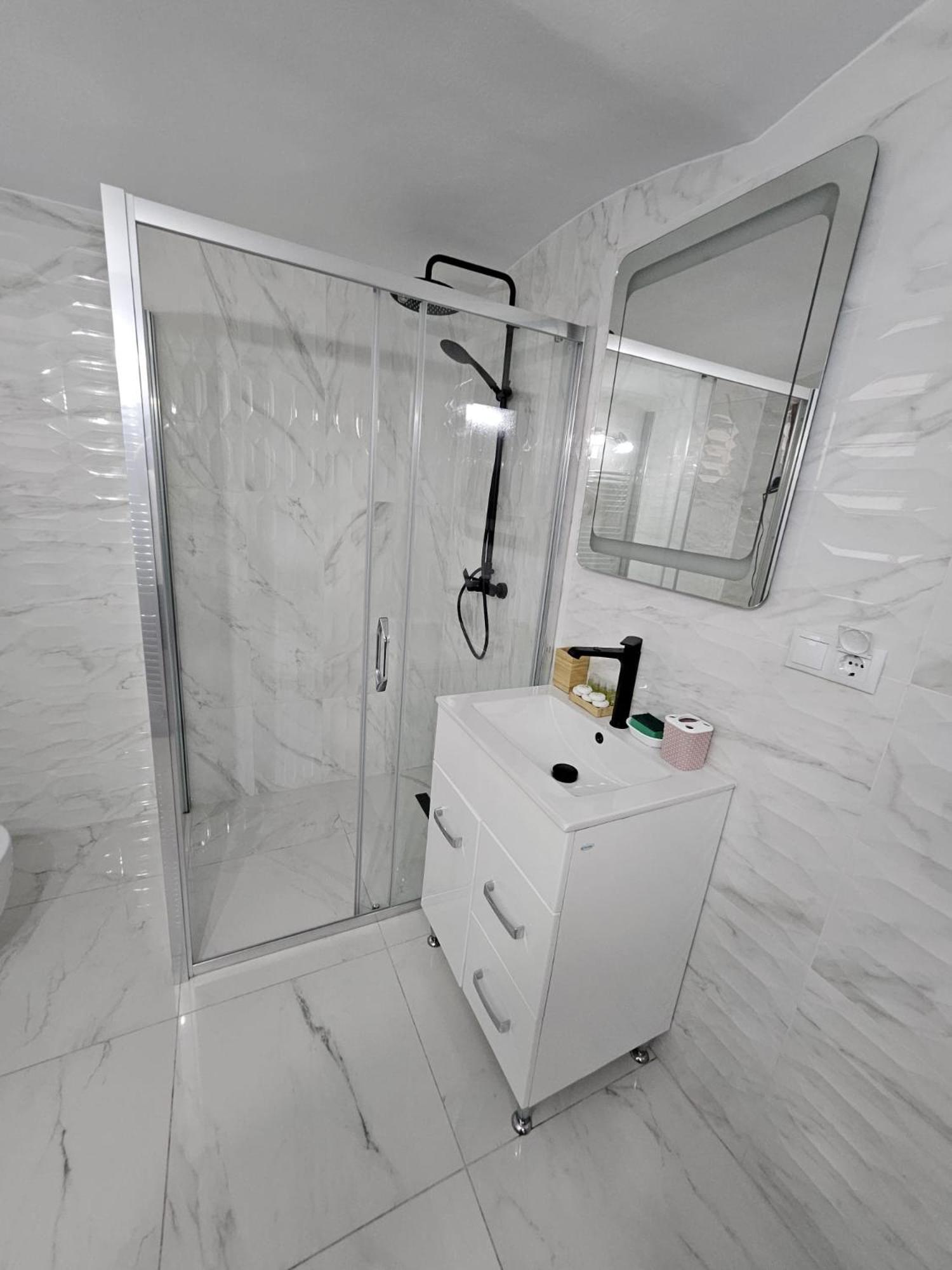 Casa Raduly - Apartament Demisol ซีบิว ภายนอก รูปภาพ