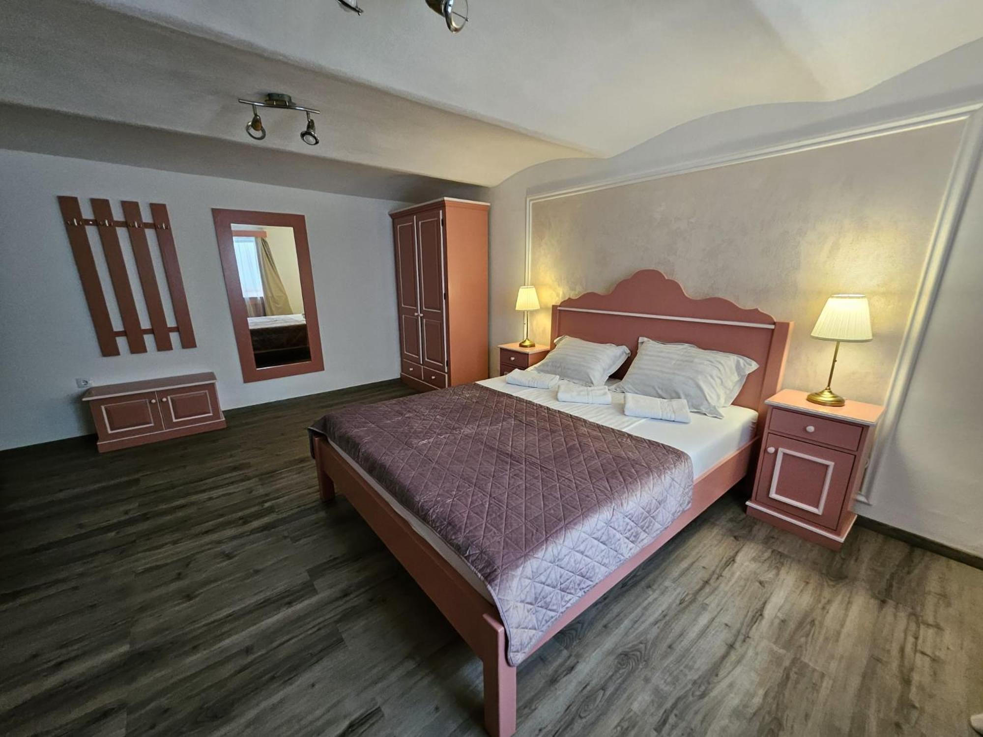 Casa Raduly - Apartament Demisol ซีบิว ภายนอก รูปภาพ