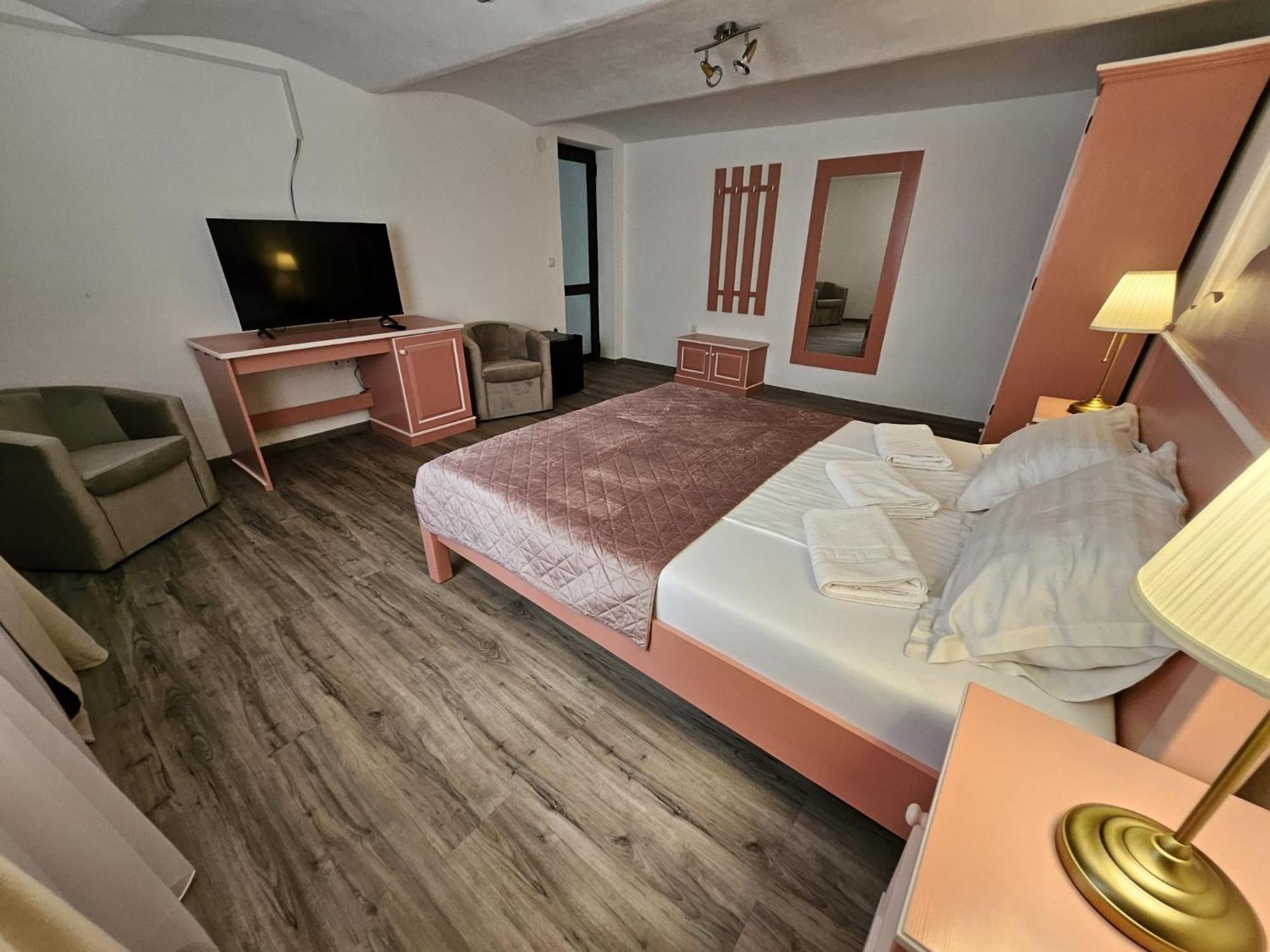 Casa Raduly - Apartament Demisol ซีบิว ภายนอก รูปภาพ